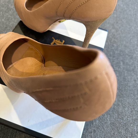 L.A.M.B peep toe pumps - Picture 3 of 9